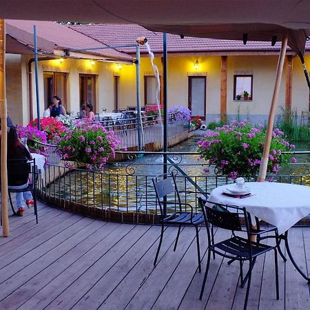 Agriturismo Cascina Madonnina Pregnana Milanese Bagian luar foto